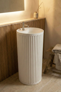 Lavoar freestanding ceramic H25 – alb lucios, design canelat vertical