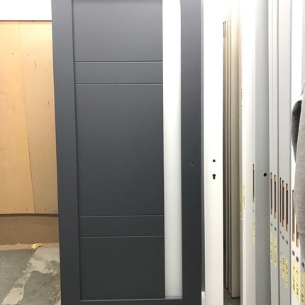 Ușă de interior Millenium ML 644 – Eleganță echilibrată cu fereastră verticală laterală / Millenium - Carlo Porte www.olivy.ro