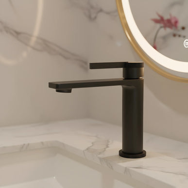 Baterie lavoar alamă cu detalii verticale negru