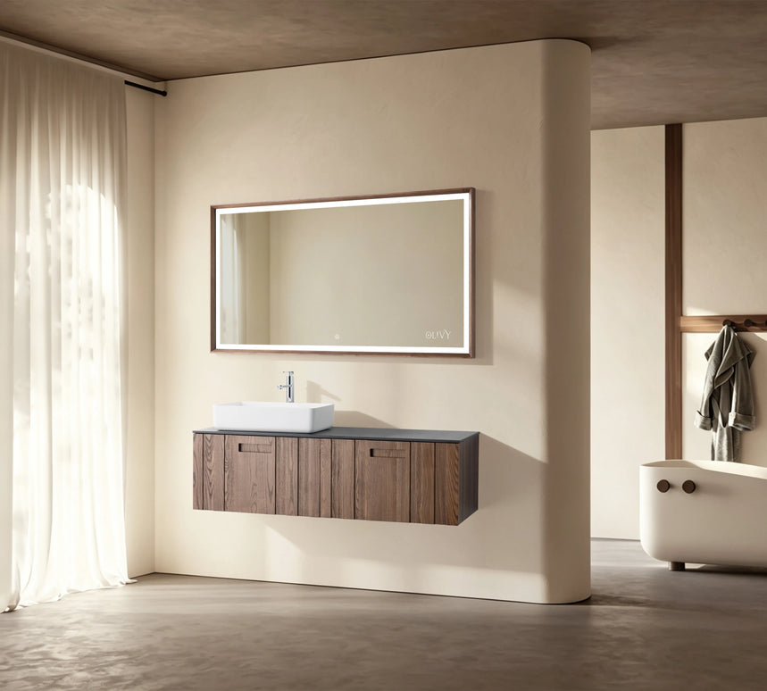 Set mobilier baie suspendat 140 cm cu dulap din lemn, lavoar din rășină albă, blat rock slab și oglindă LED cu ramă din lemn