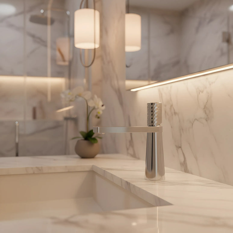 Baterie lavoar crom lucios cu textură ciocănită – design contemporan din alamă solidă