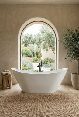Cadă freestanding din acril alb lucios Vela, design oval cu margini subțiri 170 cm
