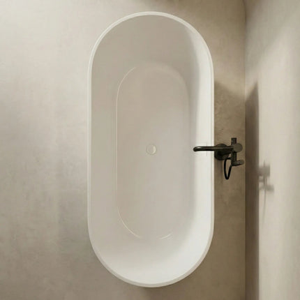 Cadă freestanding din acril alb lucios Nira – textură verticală