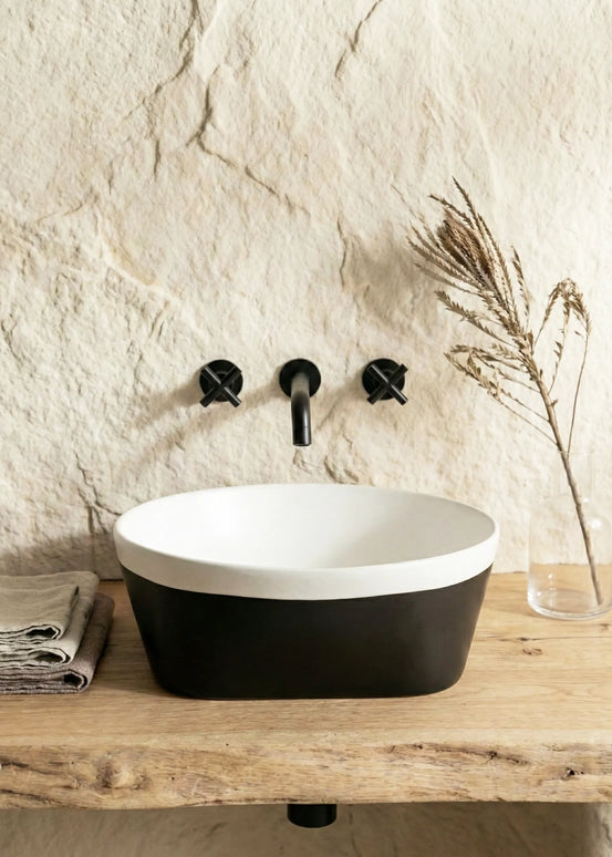 Lavoar ceramic rotund A692-CA08M – design modern alb mat și negru mat