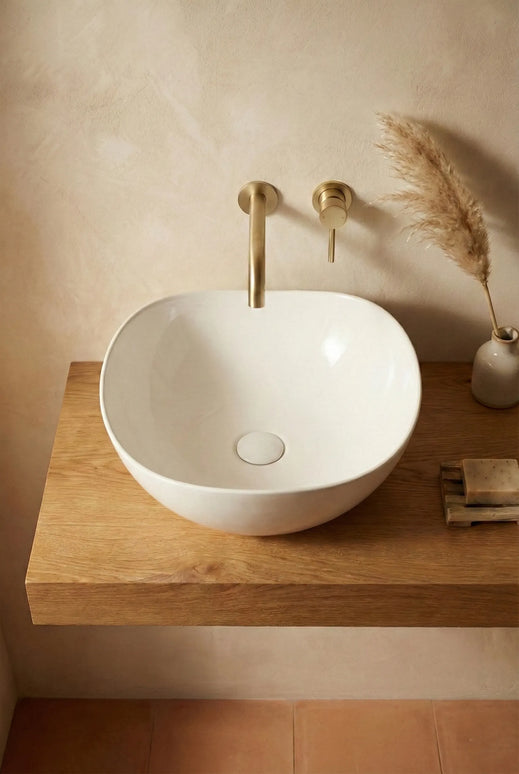 Lavoar ceramic A708 – alb lucios, formă atipică cu linii fluide