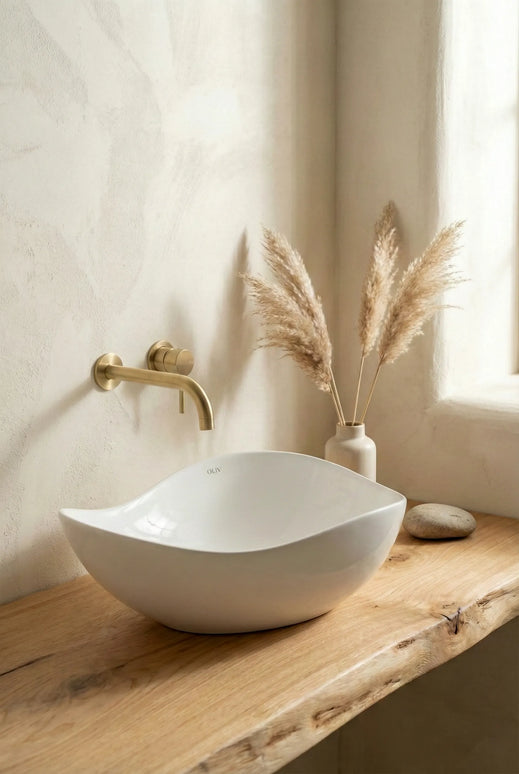 Lavoar ceramic A710 – alb lucios, formă atipică cu linii fluide