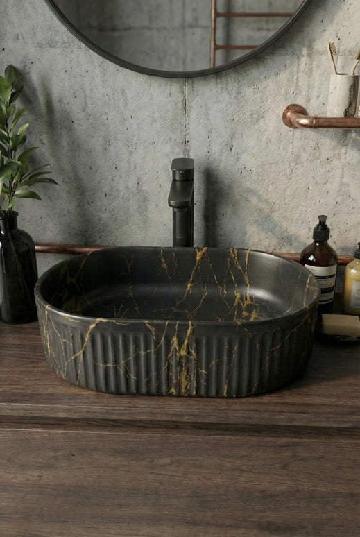 Lavoar ceramic oval A721-P394M – design marmorat negru mat cu detalii aurii