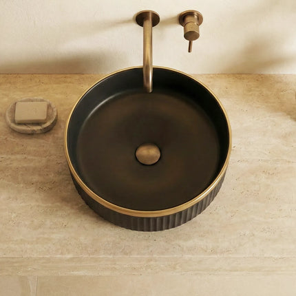 Lavoar ceramic rotund A725-CBKGGLG-M – design modern negru mat striat cu linie aurie
