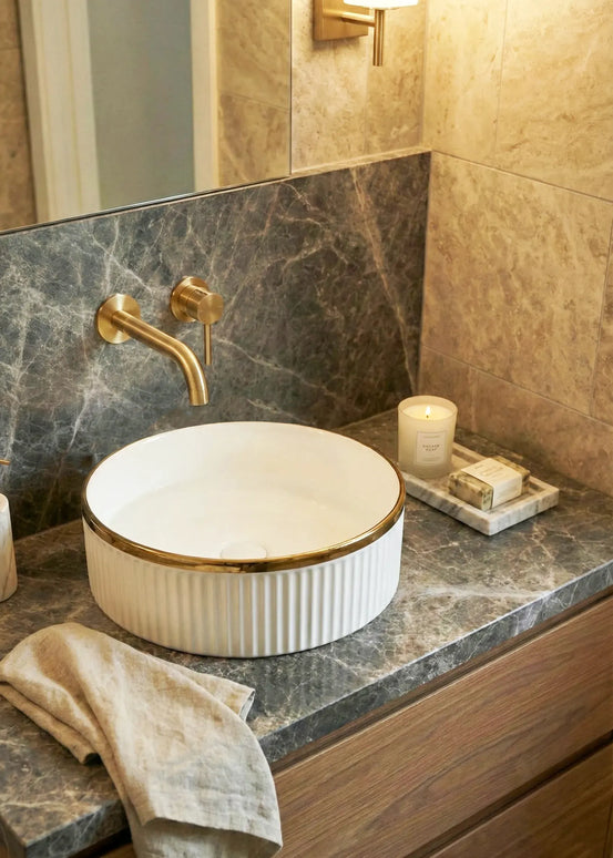 Lavoar ceramic rotund A725-GGLG – design modern alb lucios cu linie aurie decorativă