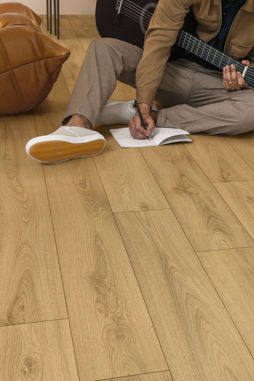 Parchet laminat Quick Step Classic 8 mm 5801 Stejar ,,Sandy”