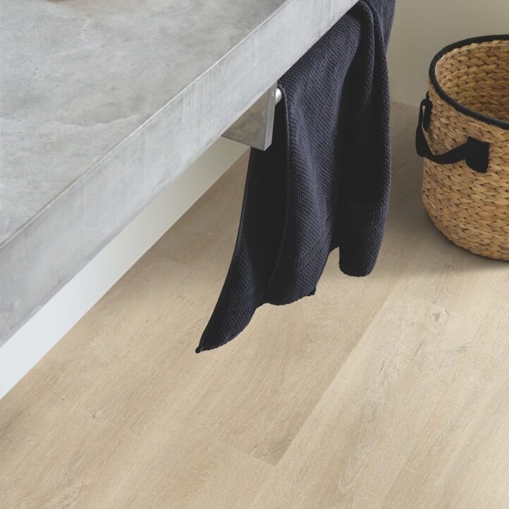 Parchet laminat Quick Step Eligna 8 mm 3907 Stejar Venice bej