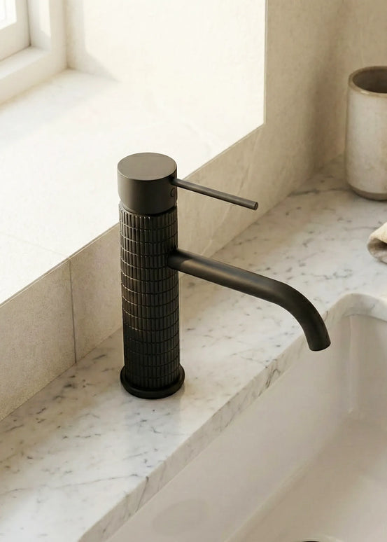 Baterie lavoar – Model Elion – Negru mat