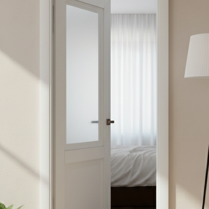 Ușă de interior ML-717 – Eleganță clasică cu sticlă satinată