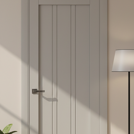 Ușă de interior ML-703 – Eleganță clasică cu accente verticale