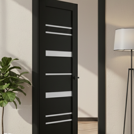 Ușă de interior T05-design cu inserții orizontale din sticlă