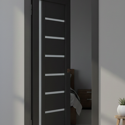 Ușă de interior ML-16 cu design asimetric și sticlă satinată laterală