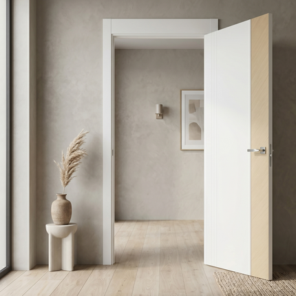 Ușă vopsită JYP-104 Alb cu inserție furnir și riflaj