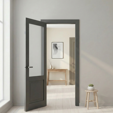 Ușă de interior ML-11 cu panou vitrat mat și frezări elegante