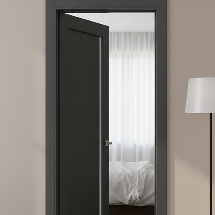 Ușă de interior ML-612 cu riflaj vertical și sticlă