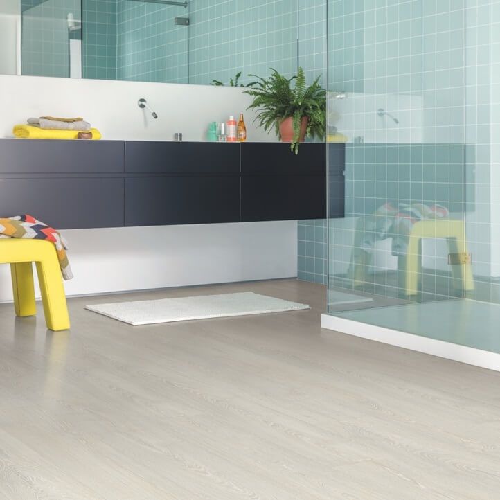 Parchet laminat Quick Step Impressive 8 mm 3559 Stejar clasic, cu patină, nuanță deschisă