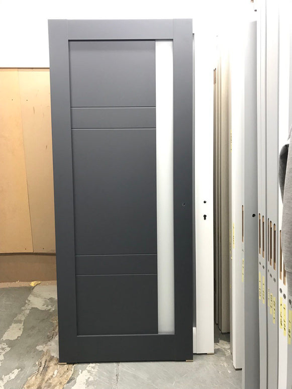 Ușă de interior Millenium ML 644 – Eleganță echilibrată cu fereastră verticală laterală / Millenium - Carlo Porte www.olivy.ro