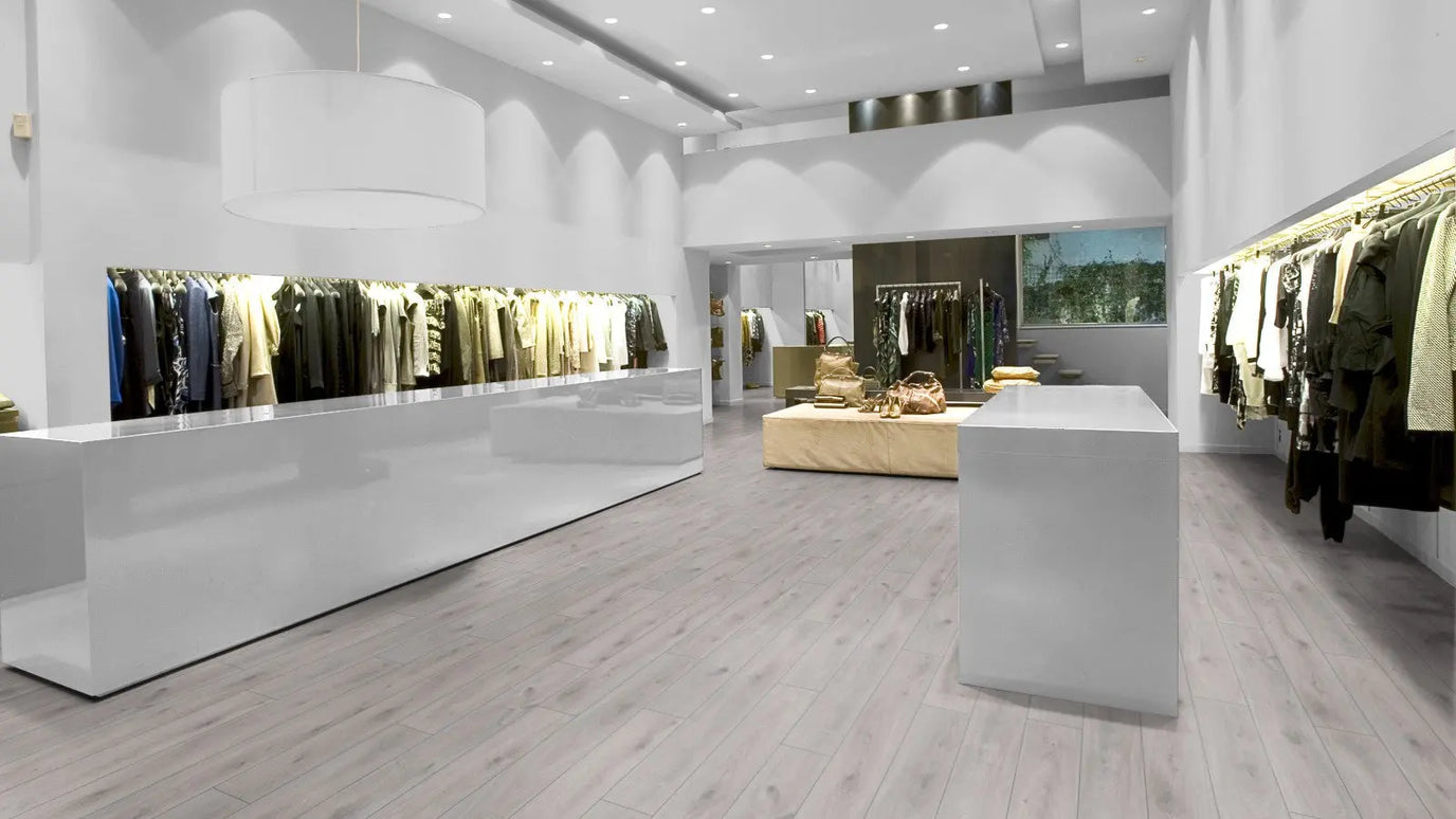 Parchet laminat Stejar Prestige Alb Amazone 3239 10/33, Kronotex www.CasaDeco.ro