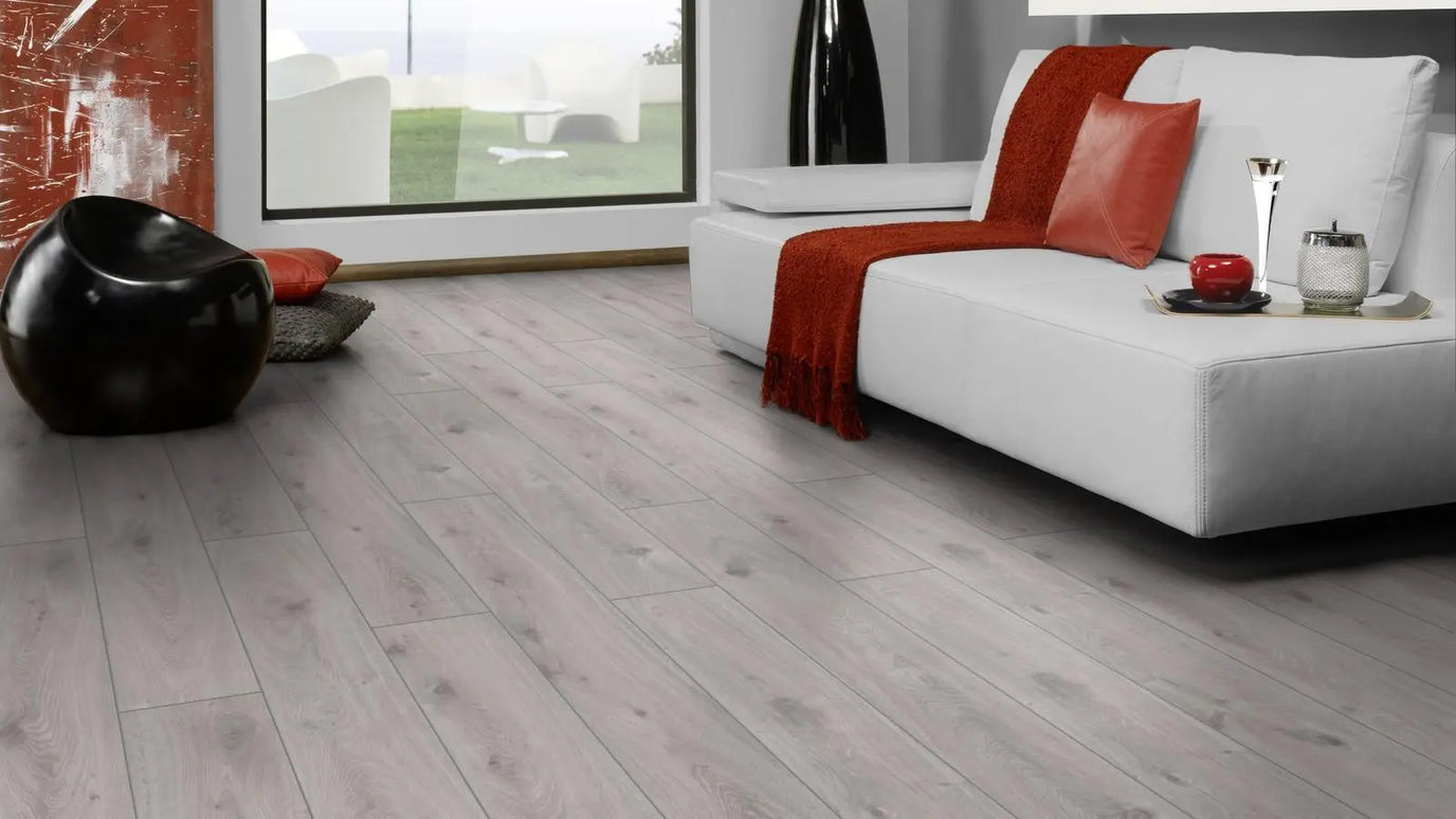Parchet laminat Stejar Prestige Alb Amazone 3239 10/33, Kronotex www.CasaDeco.ro