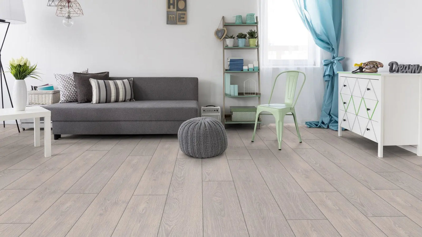 Parchet laminat Stejar Capital Alb Robusto 2800 12/33, Kronotex www.CasaDeco.ro