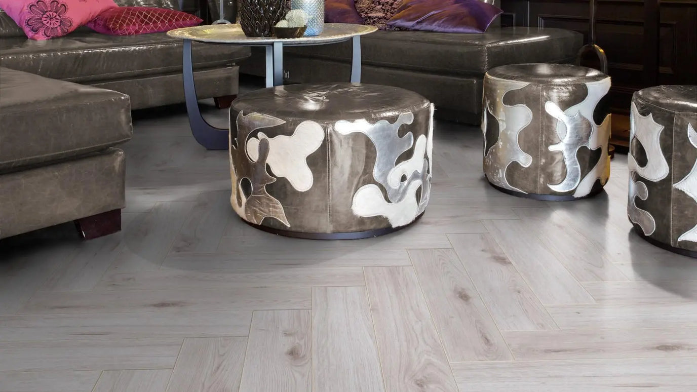 Parchet laminat Stejar Bordeaux Herringbone D3516 8/32, Kronotex www.CasaDeco.ro