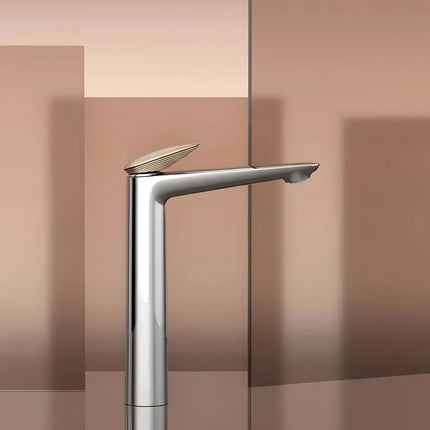 Baterie lavoar înaltă crom cu detaliu rose gold – design modern premium