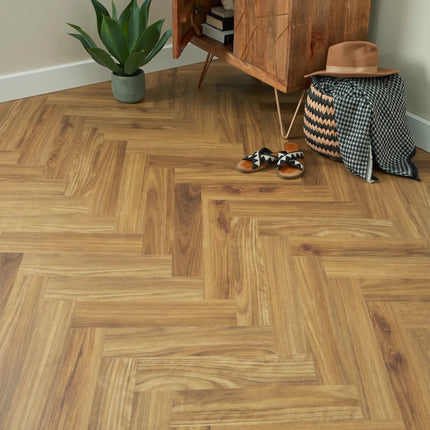 Parchet SPC Herringbone Caramel Oak 243 – 625x127x6.5 mm