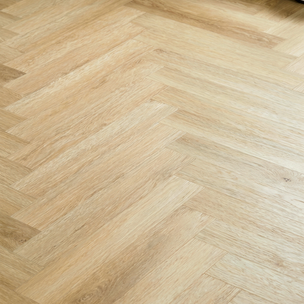 Parchet SPC Herringbone Cream Oak 103 – 625x127x6.5 mm