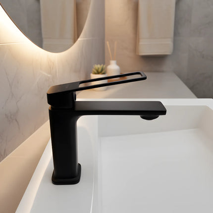 Baterie lavoar modernă – finisaj negru mat, design premium