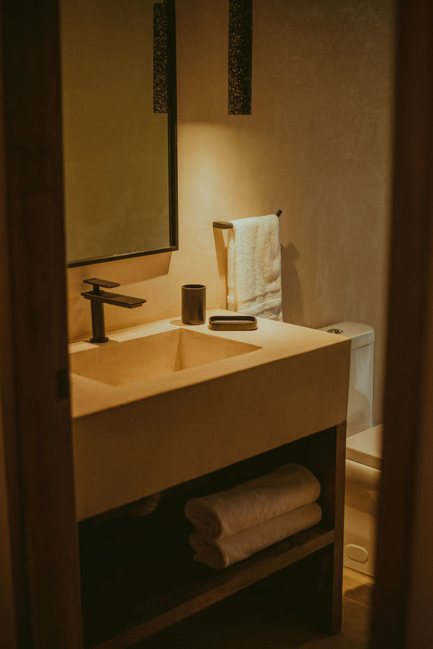 <strong>Eleganță în Spații Mici</strong>