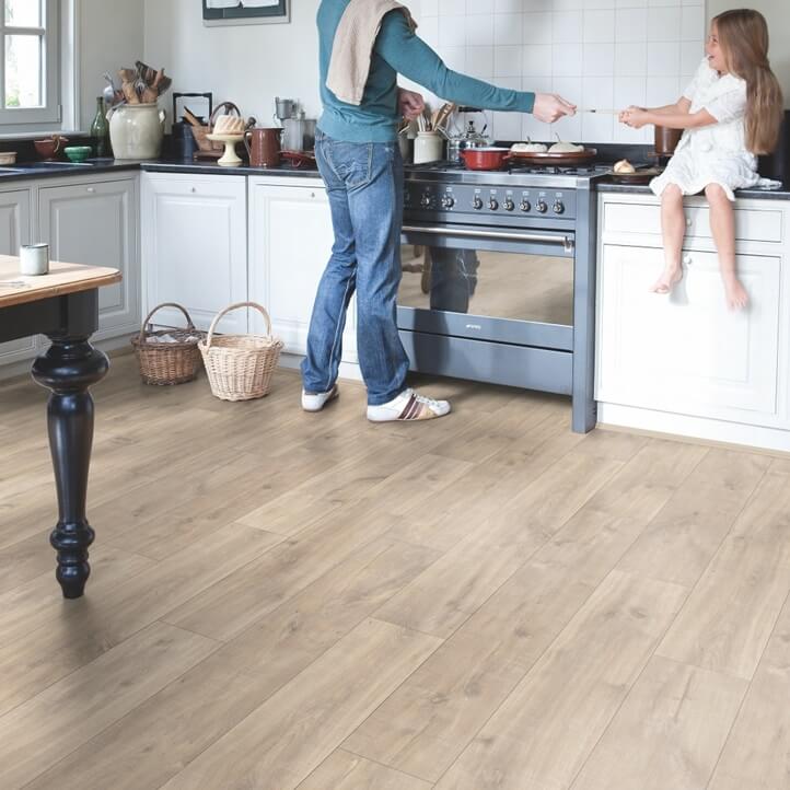 Parchet laminat Quick Step Classic 8 mm 1656 Stejar Havana natural artizanal