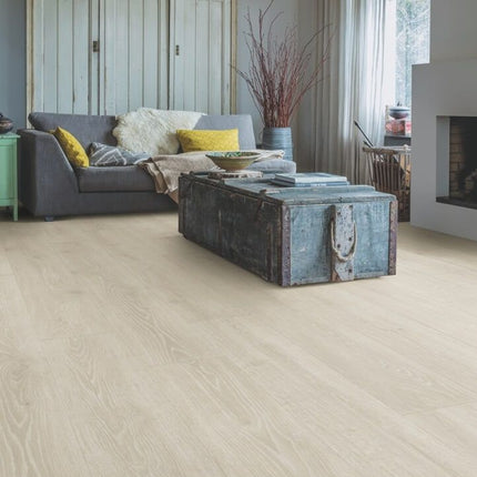 Parchet laminat Quick Step Majestic 9,5 mm 3547 Stejar Woodland gri deschis