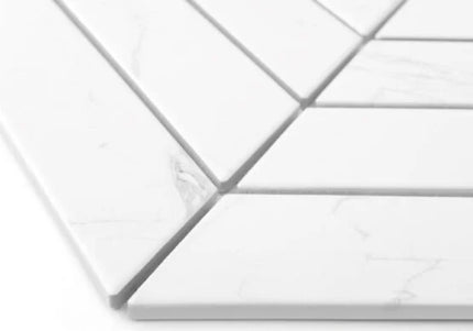 Mozaic Royal Chevron Carrara mat 31,8×22,4